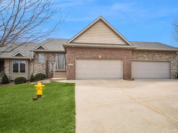 15414 Oakwood Dr, Urbandale, IA 50323