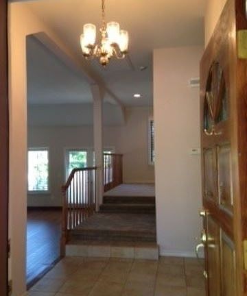 5th image of 9247 Lakewood Dr