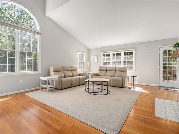 3rd image of 66 Steeple Vw Unit 66