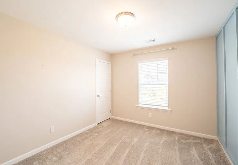 257 Cromer St — Photo 57