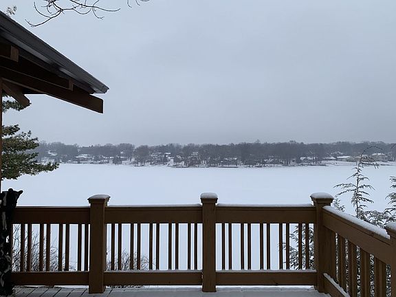 3rd image of 837 Holiday Dr