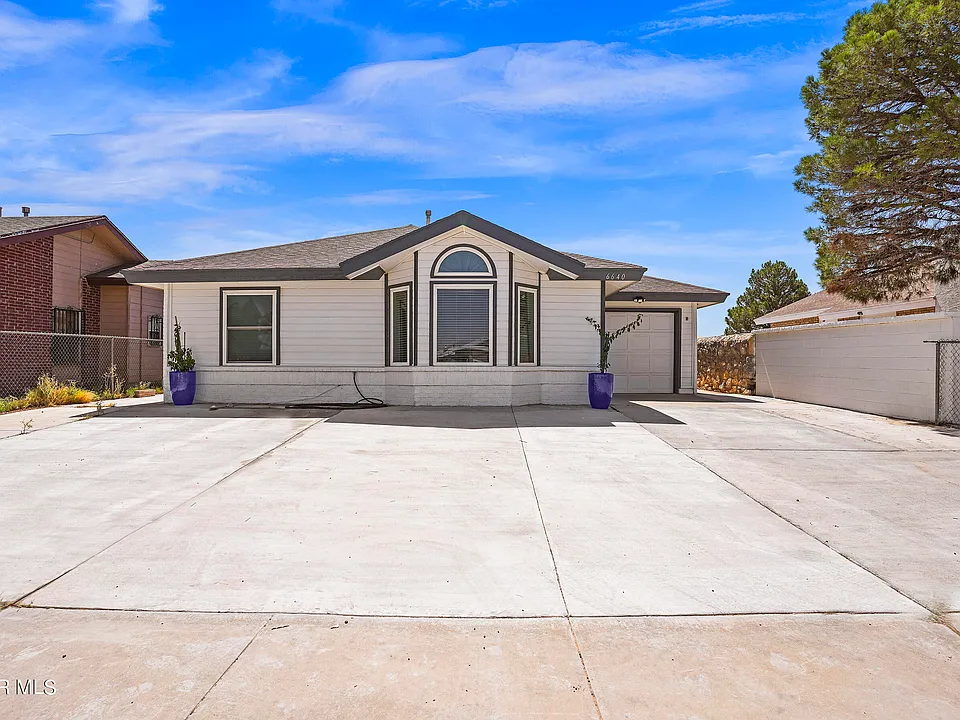 6640 Star Of India Ln