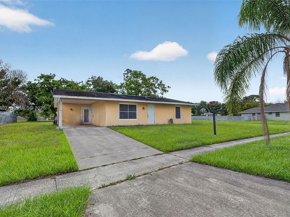 1st image of 369 NE Camelot Dr