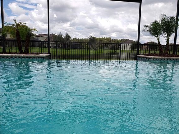Infinity edge pool