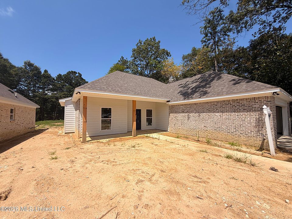 1st image of 199 Lake Harbor Rd