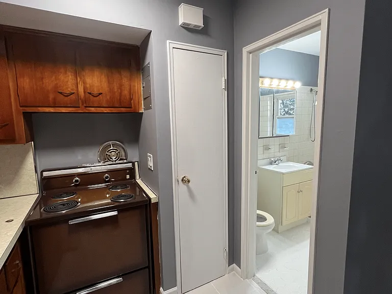 71 Washington Ave #9 — Photo 8