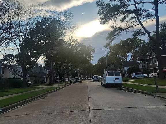 5th image of 21627 Park Brook Dr