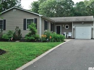 8 Frank Ave, Middle Island, NY 11953