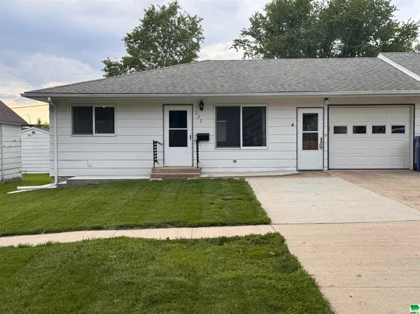 222 Burlington St, Kingsley, IA 51028