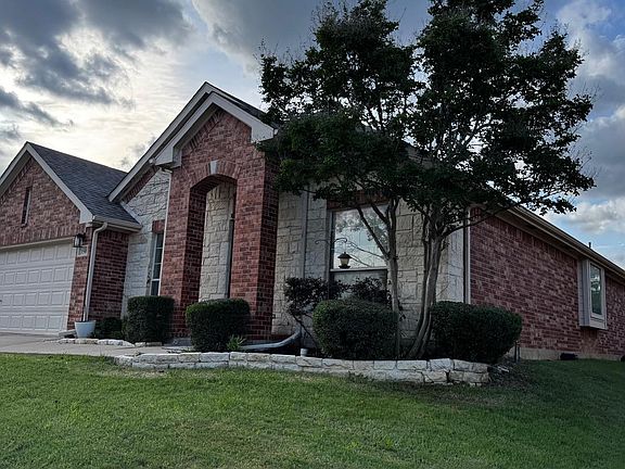 2nd image of 3501 Amador Dr
