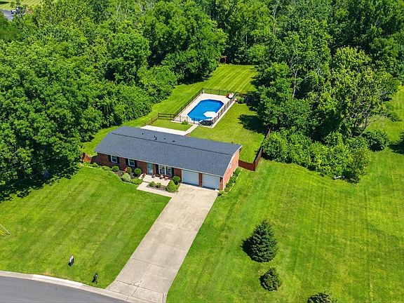 3rd image of 839 Brookcrest Dr