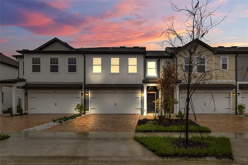 3 bed, 2.5 bath, 1764 sqft, $2,500 — Photo 3