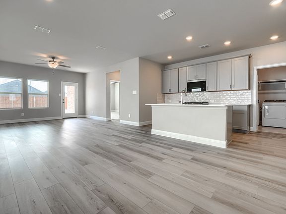 5th image of 807 Lullaby Ln
