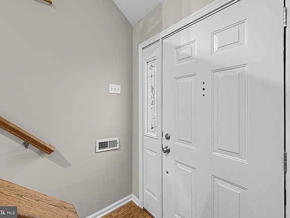 5th image of 2402 Winding Ridge Rd