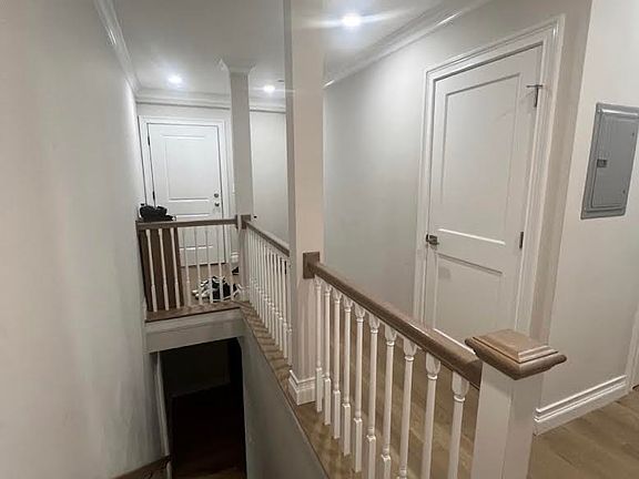 3rd image of 19 Mount Hood Rd APT 2