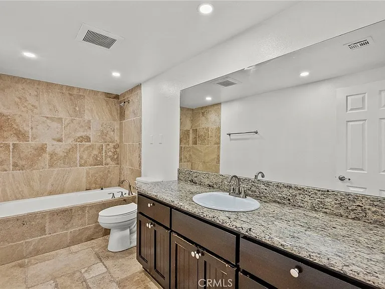 1138 Lakeview Dr — Photo 30