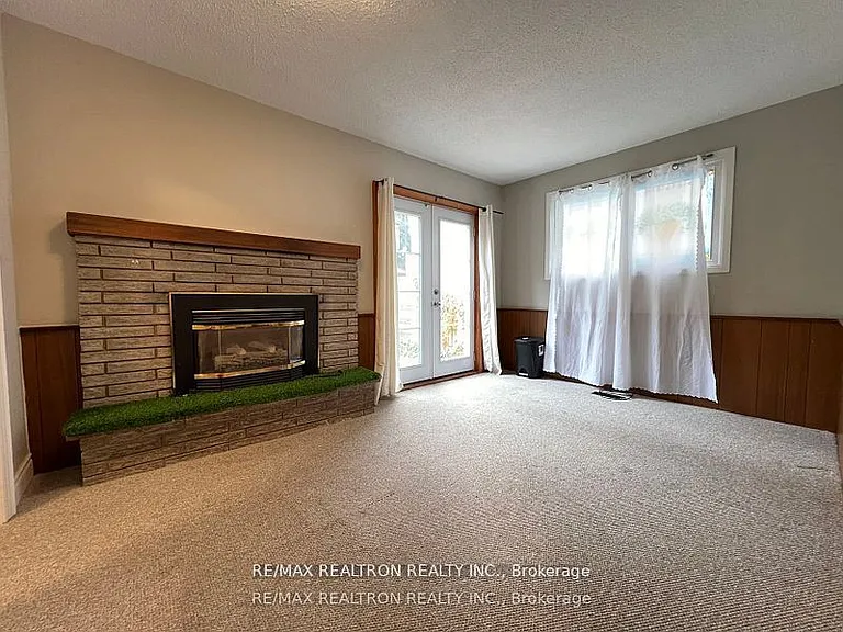 25 Emperor St #BASEMENT — Photo 3