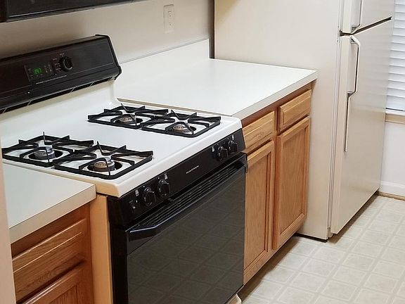 4th image of 8941 Town Center Cir #2-101