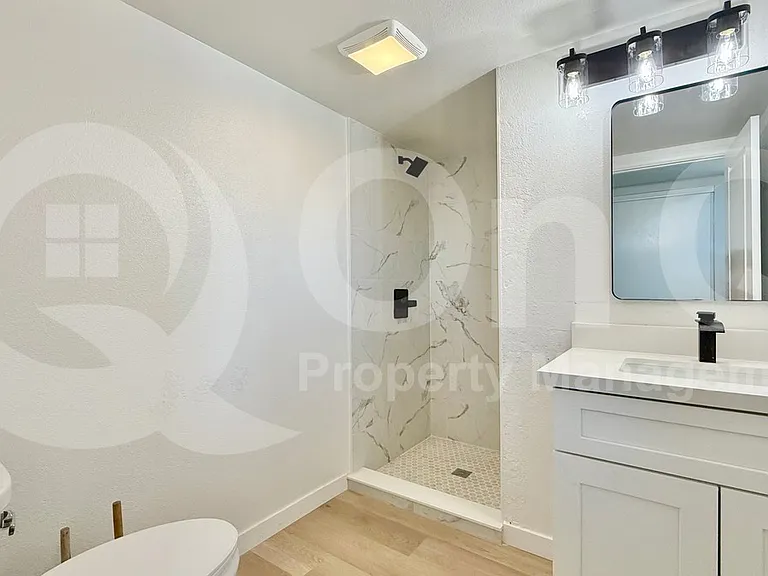 25 E Eva St #13 — Photo 7