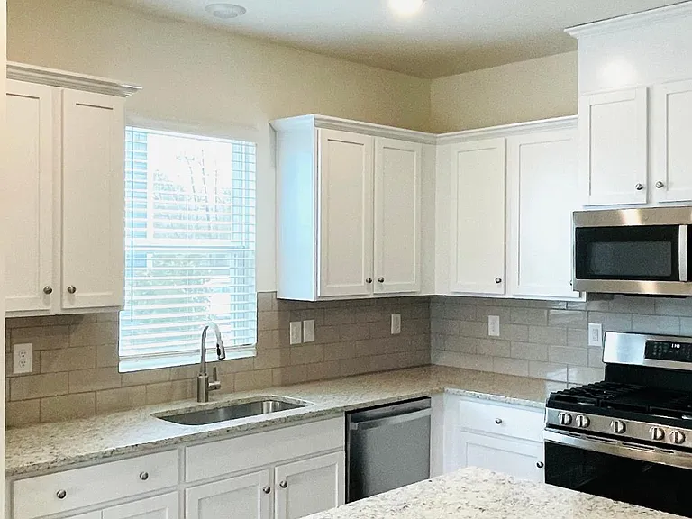 5310 Maynard Hill Dr — Photo 2