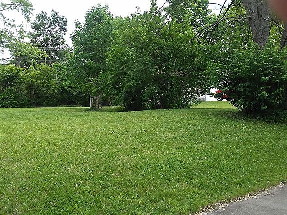 3rd image of 526 Torlage Dr