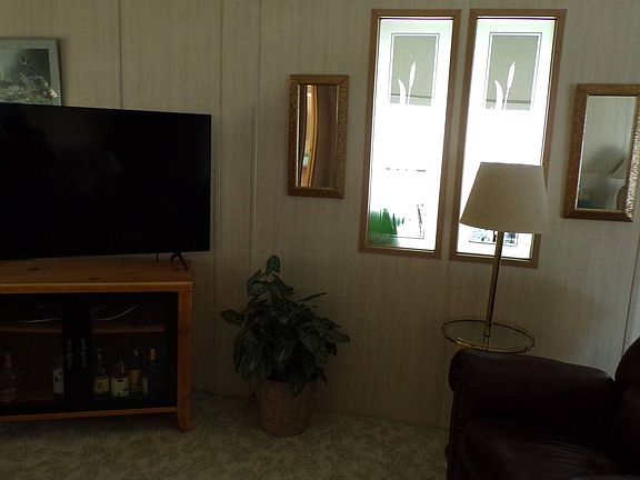 4th image of 4639 Arlington Park Dr #141