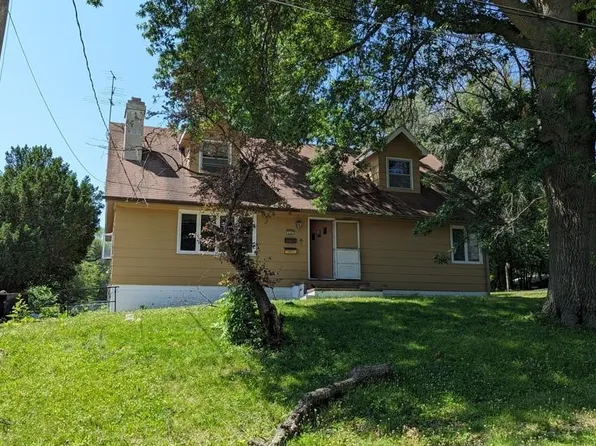 938 Herold Ave, Des Moines, IA 50315