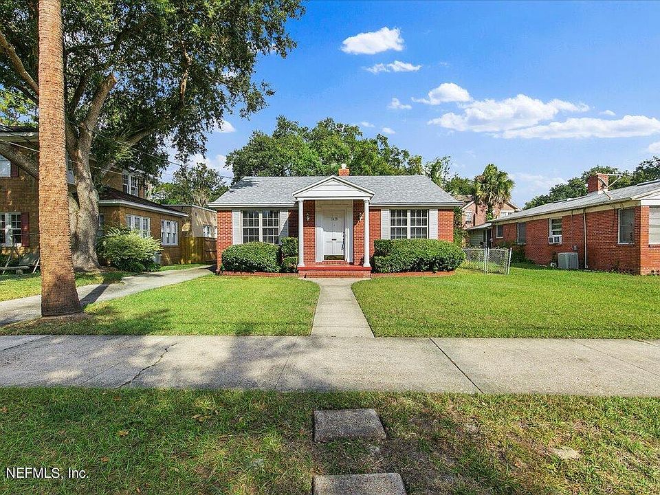 1st image of 1439 Windsor Pl