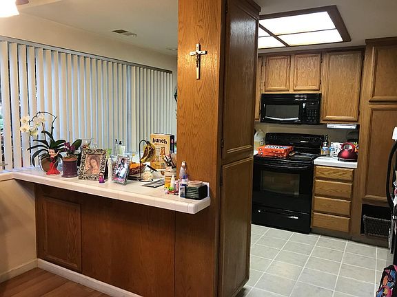 3rd image of 2823 Buena Knoll Ct