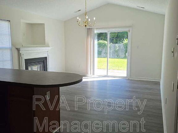 4th image of 605 Sidney St