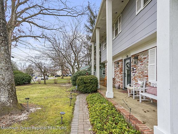 5th image of 53 Woodridge Avenue