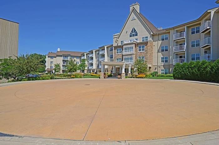 End unit condo