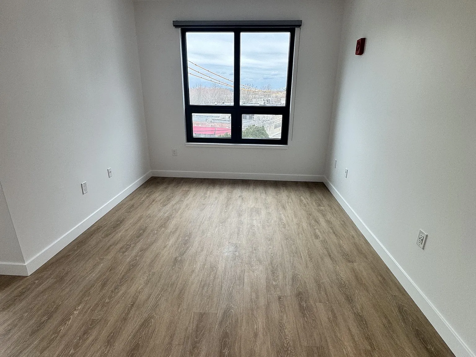 2 bed, 1.5 bath, 9999 sqft, $3,500 — Photo 3