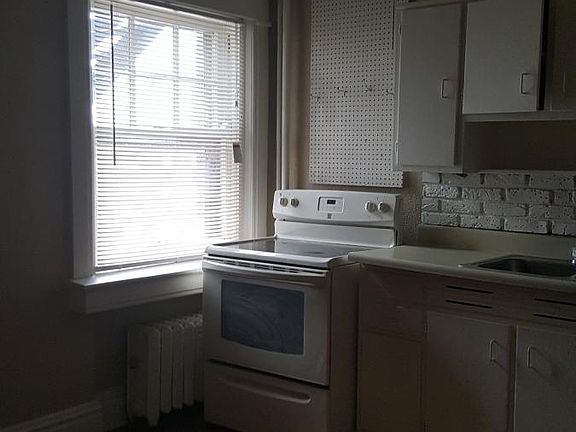 4th image of 24 E Linwood Blvd APT 5