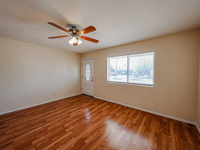 2414 W Butler Dr — Photo 5