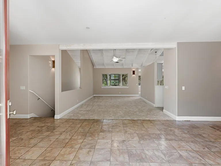 1585 Tecalote Dr — Photo 3