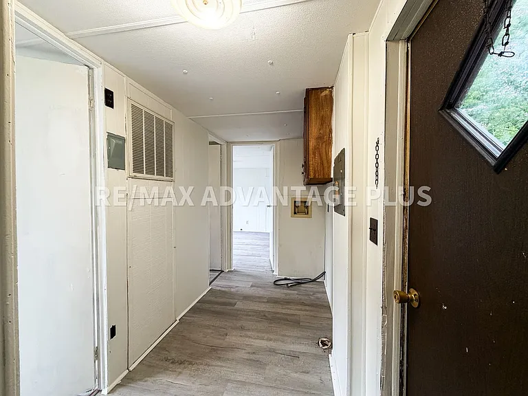 72 Oak Ln — Photo 6