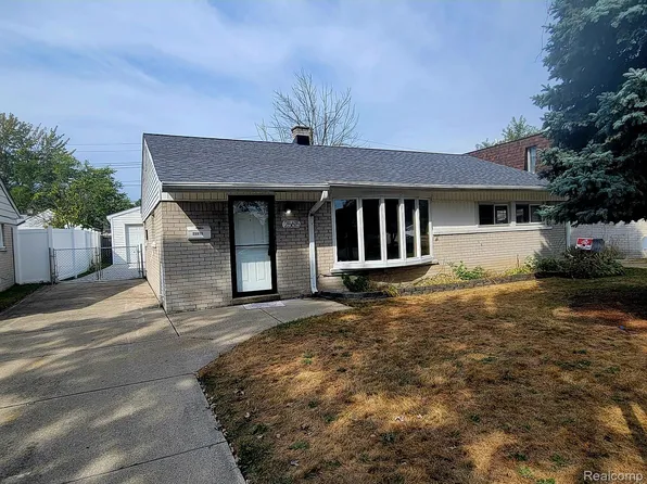 25615 Miracle Dr, Madison Heights, MI 48071