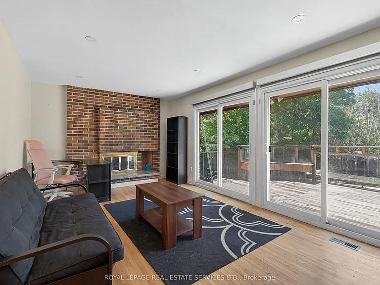 28 Wootten Way N — Photo 23