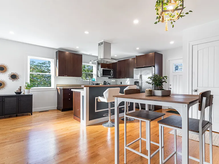 50 Main St #48 — Photo 3