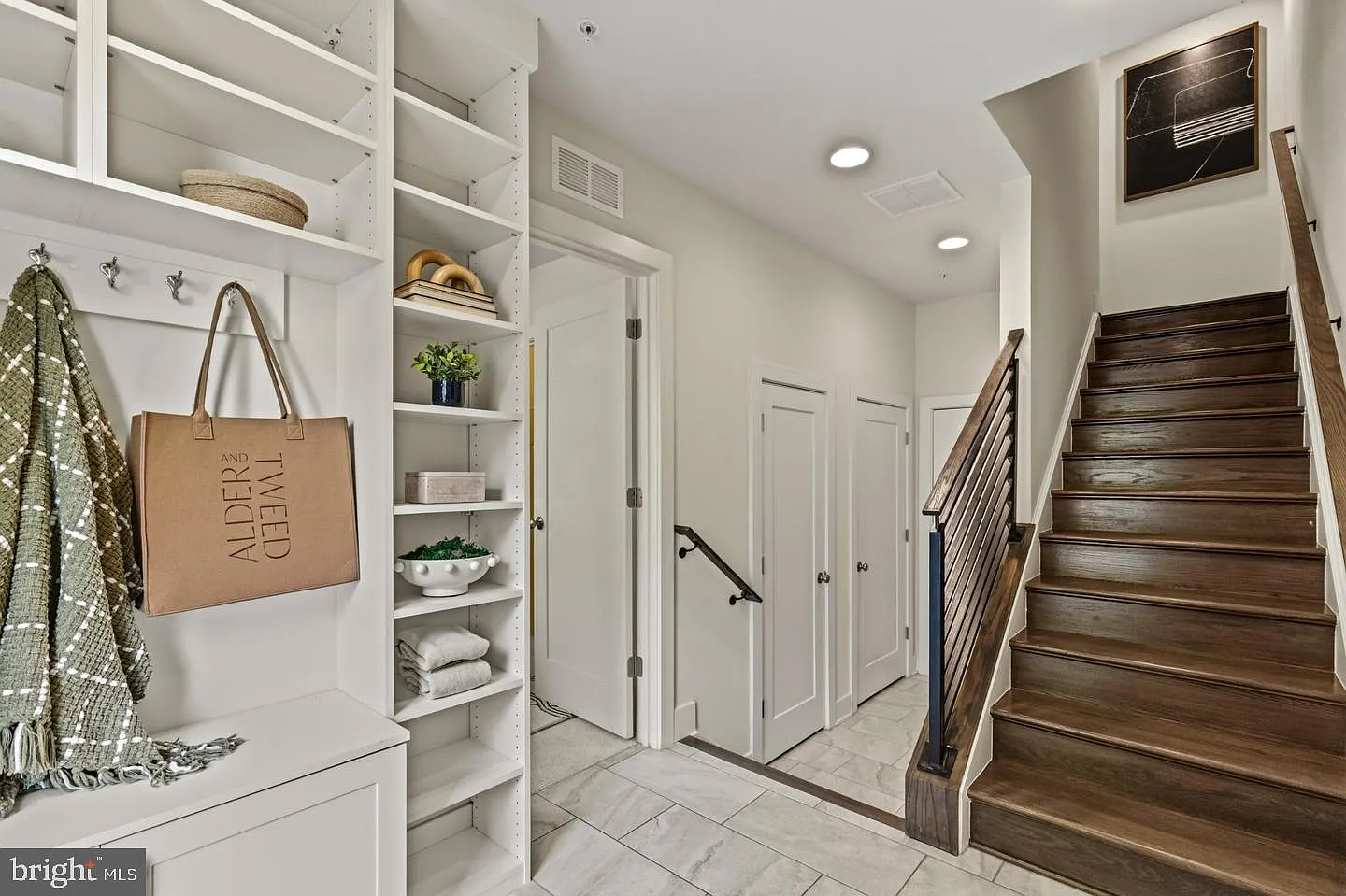 4 bed, 4.5 bath, 2714 sqft, $5,500 — Photo 4
