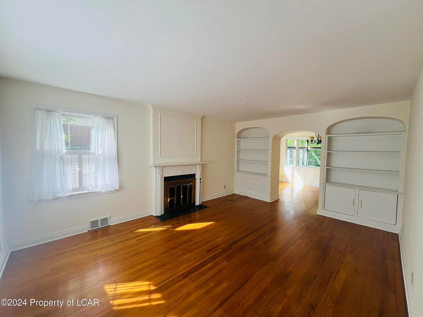 3 bed, 1344 sqft, $2,000 — Photo 4