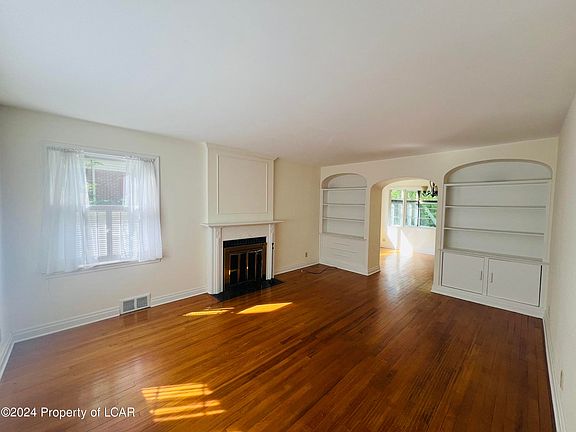 4th image of 92 Elmcrest Dr