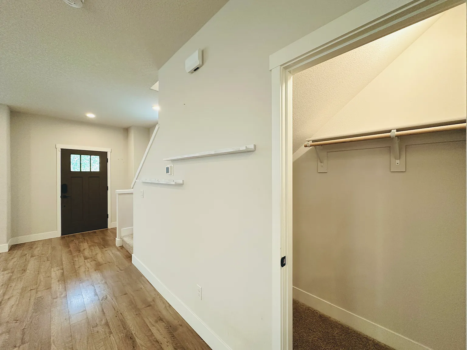 4 bed, 2.5 bath, 1727 sqft, $2,700 — Photo 4