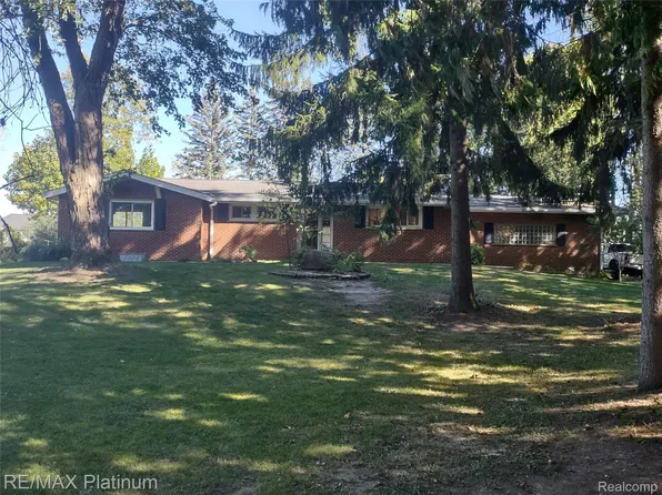 22550 Chubb Rd, Northville, MI 48167