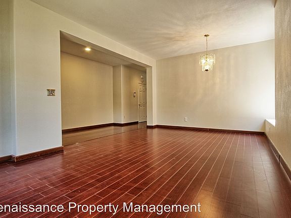 5th image of 468 Burlington Dr