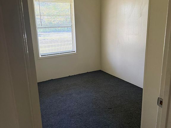 5th image of 111 Racine Dr