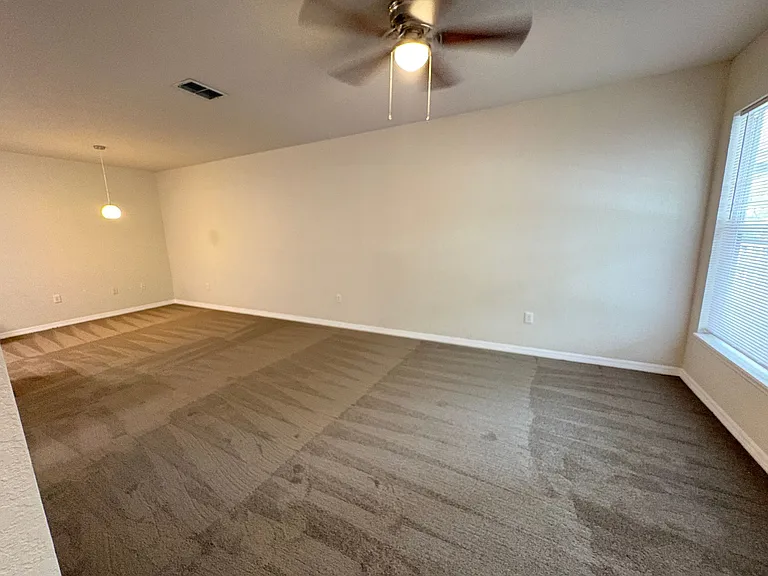 1004 Hemingway Cir — Photo 6