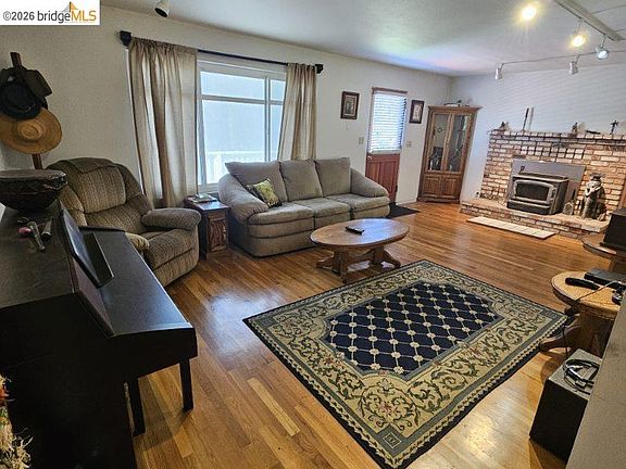 5th image of 19967 Peaceful Oak Rd