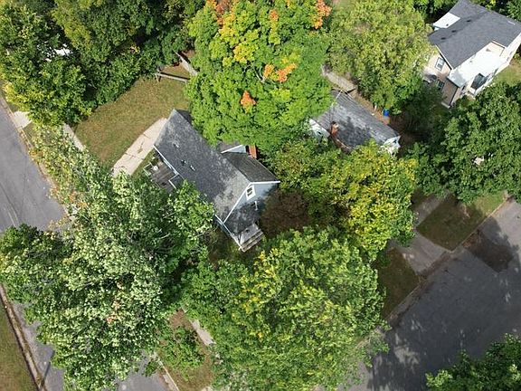 4th image of 602 Walnut St